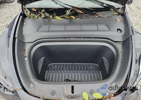 2024 Tesla Model Y z USA, uszkodzony, nr VIN 7SAYGDEE4RA316512